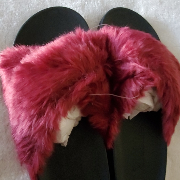 PINK Victoria's Secret Sandals - Picture 2 of 4